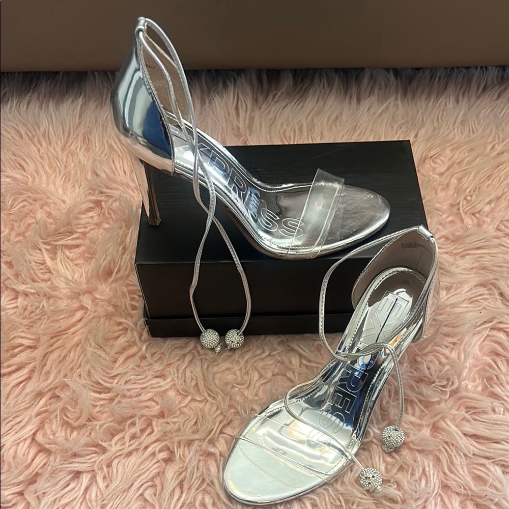 Express Silver Heels with Elegant Design